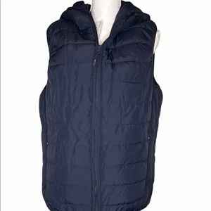 Men’s navy blue puffer vest with hoodie! Size Medium